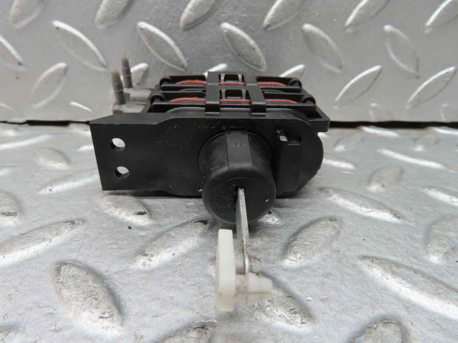 19398 Mercedes-Benz C140 CL420 Coupe Heater Box Vacuum Actuator 9062700252