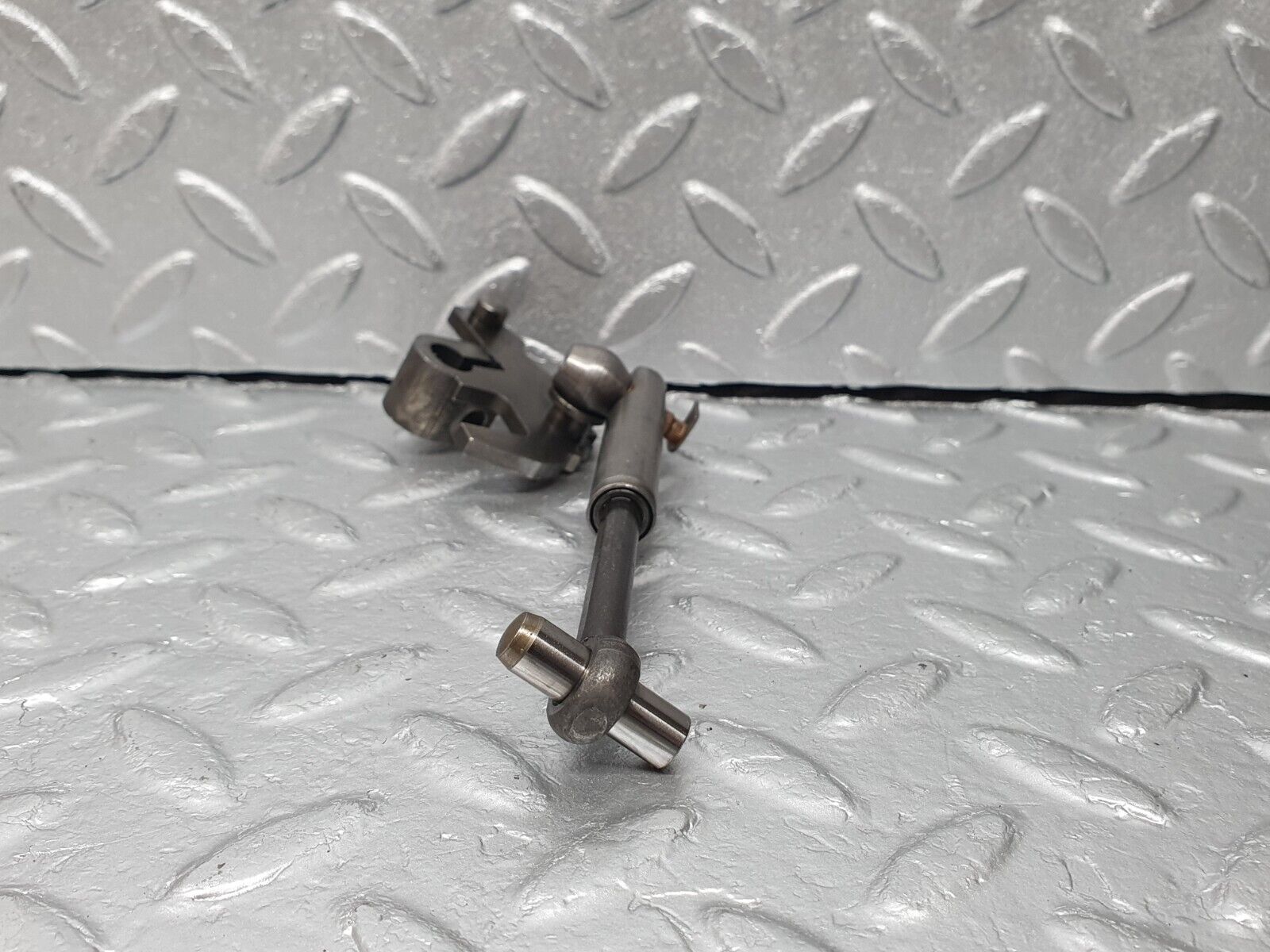 41304 Mercedes-Benz W123 300D Automatic Gearbox Parking Gear Linkage 722.118