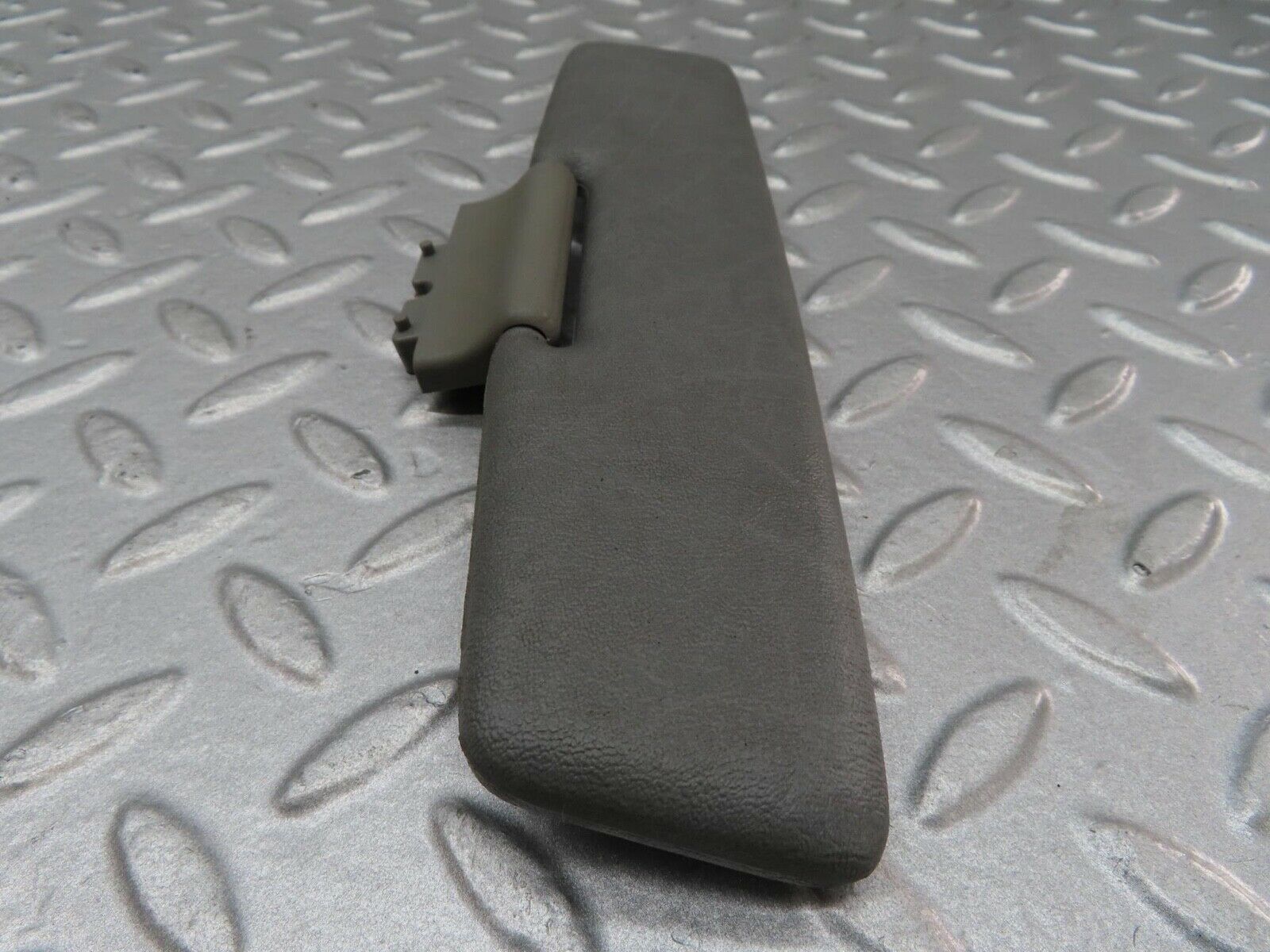 16491 Mercedes-Benz W124 260E Middle Sun Visor Grey