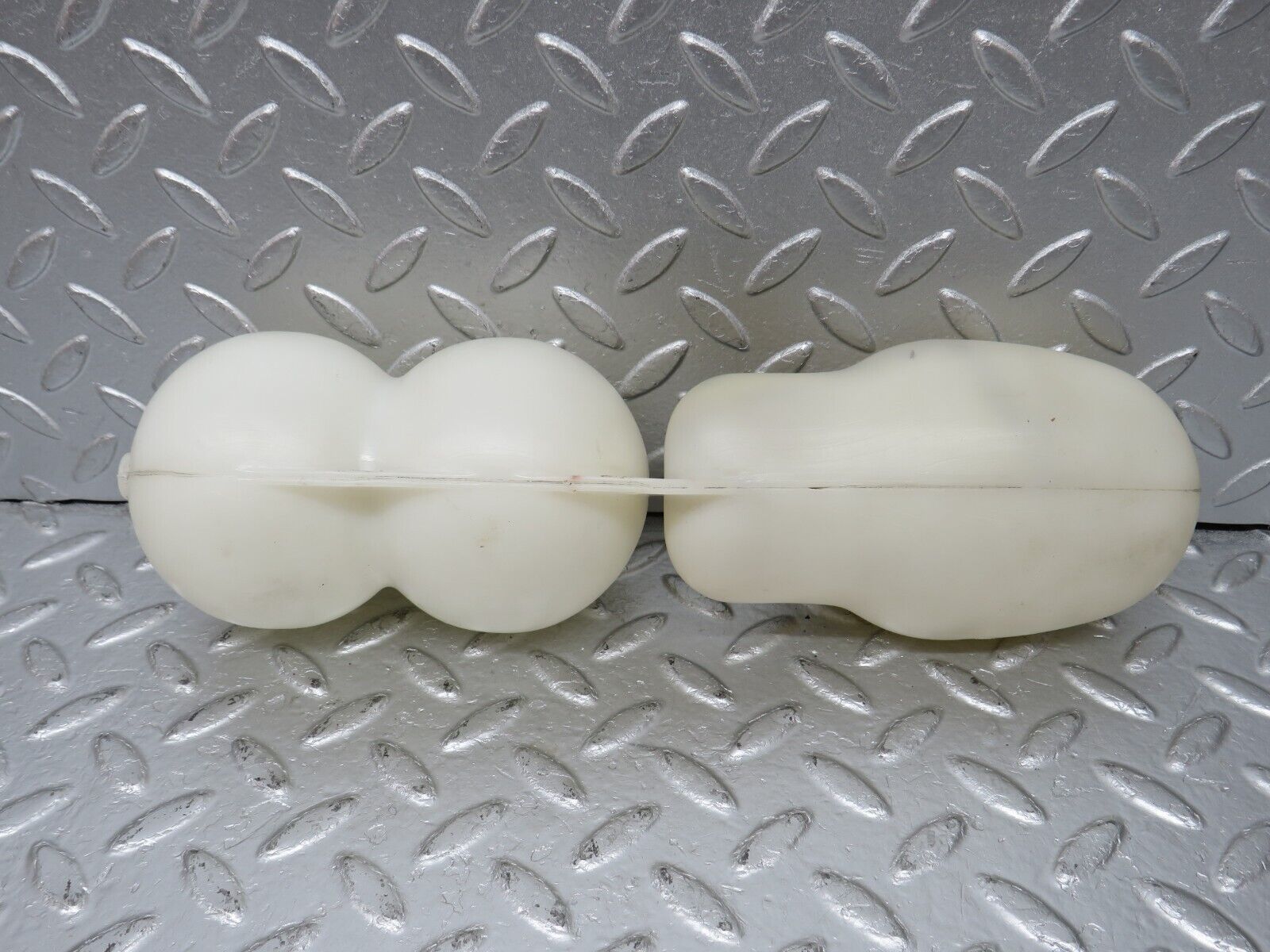 34436 Mercedes-Benz C126 380SEC Coupe Vacuum Reservoir Tank