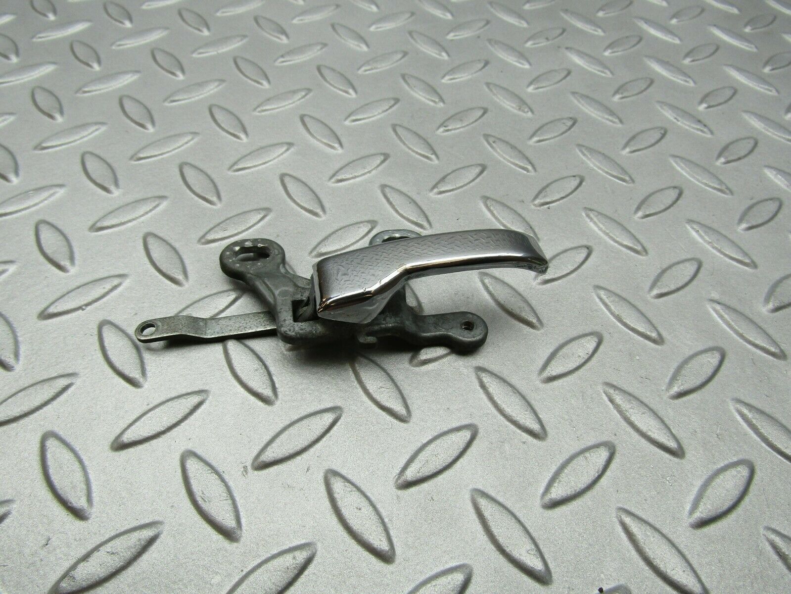 3302 Mercedes-Benz W108 280SE Chrome Door Handle Right 1157660419