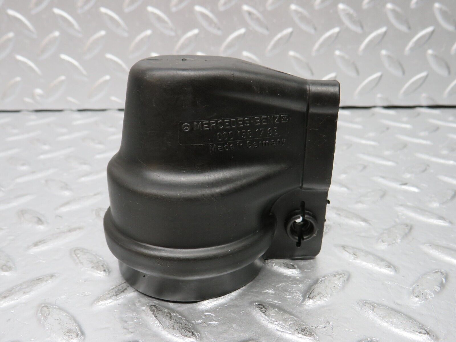 30873 Mercedes-Benz W201 190E 2.0L Ignition Coil Protective Cap 0001581785