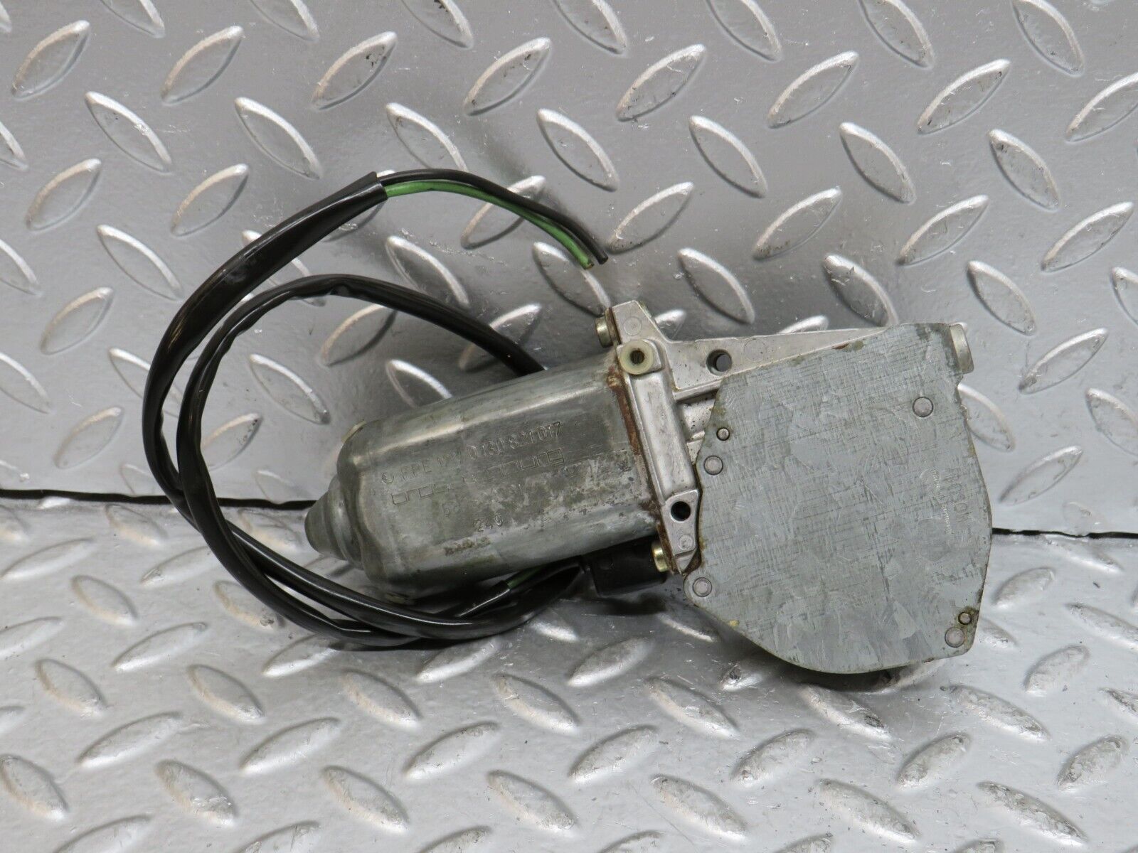 29666 Mercedes-Benz W123 230E Rear Left Window Regulator Motor 0130821017