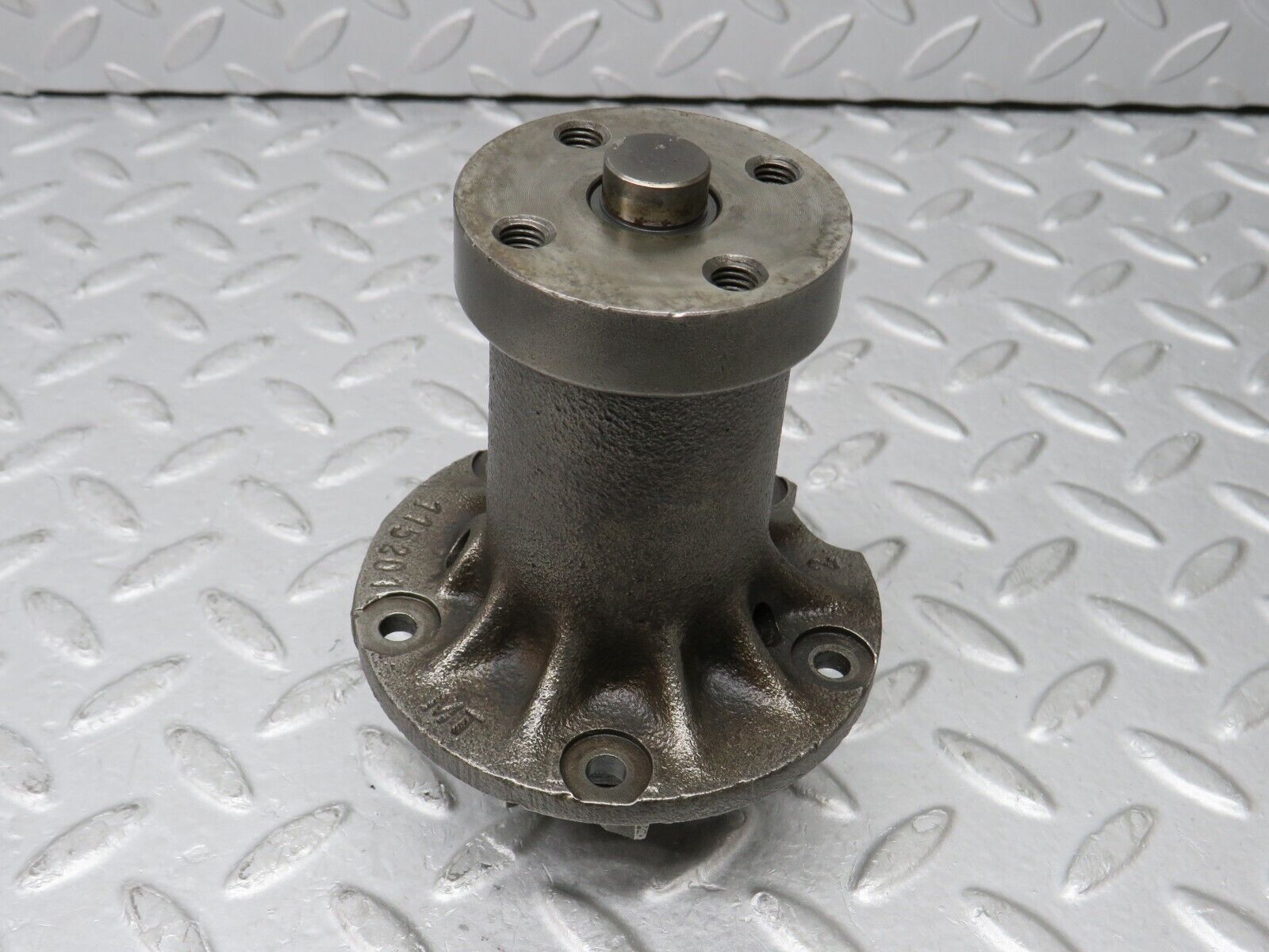 35903 Mercedes-Benz 240D OM616.912 Water Pump 115201