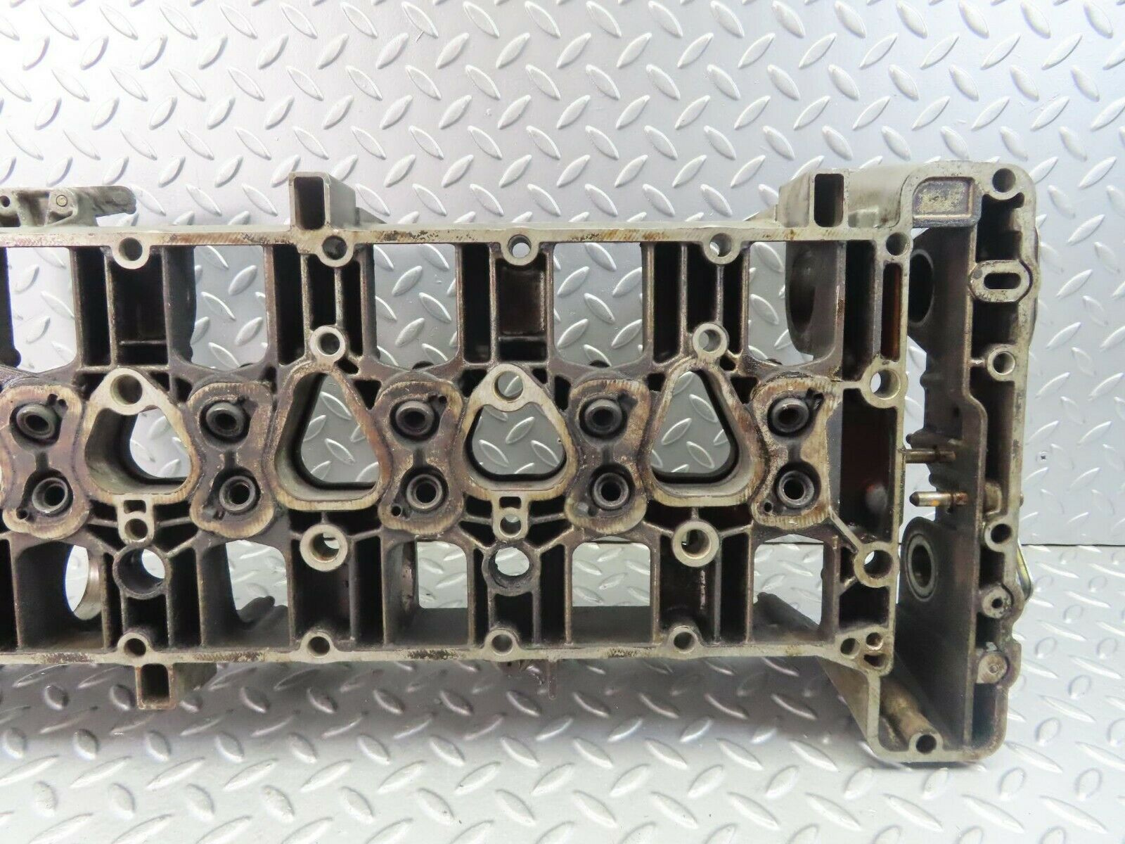 8555 Mercedes-Benz W114 Camshaft Bearing Casing 1100163304