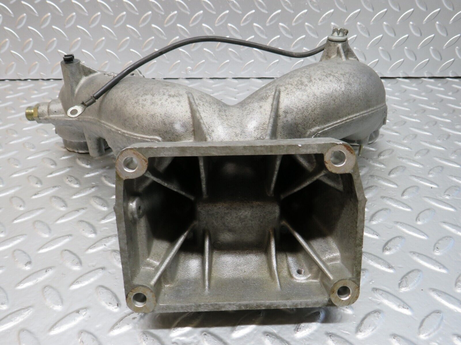 24830 Mercedes-Benz W140 S320 Air Intake Manifold 1041414801