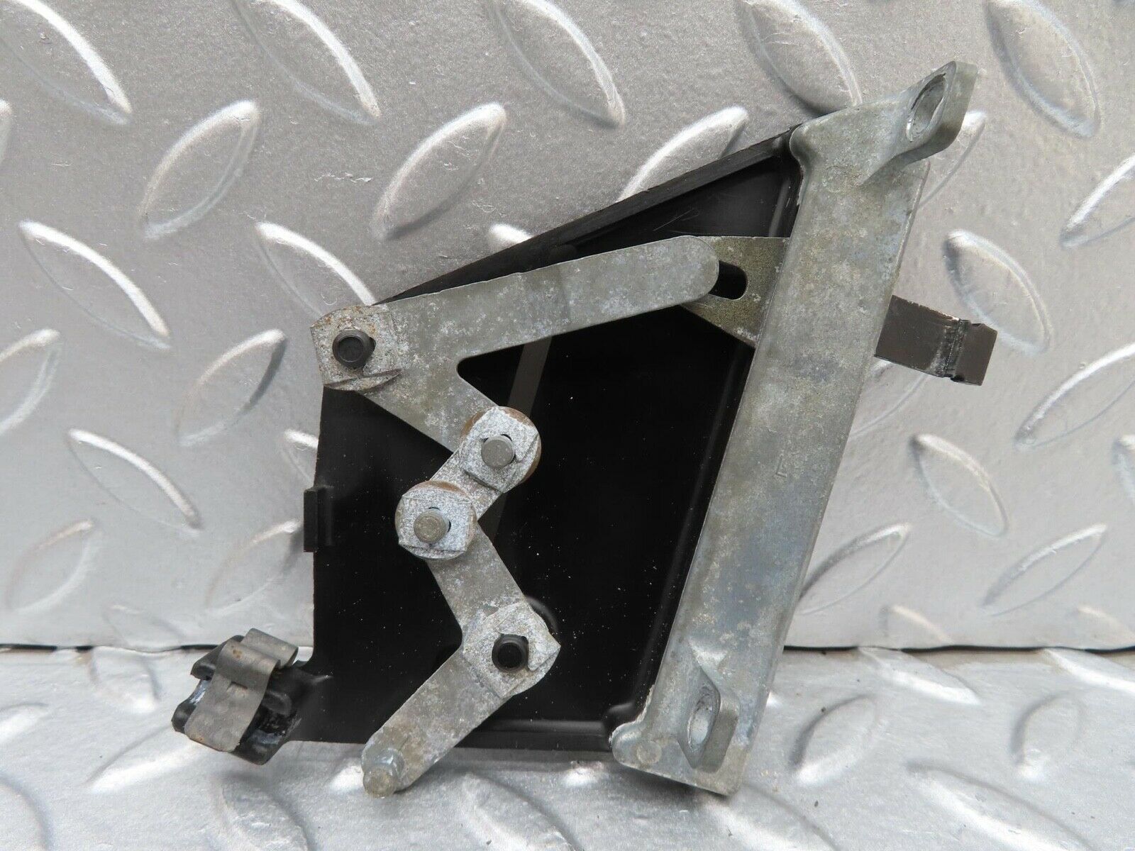 14000 Mercedes-Benz C107 280SLC Air Vent Control Lever Left 1078300385