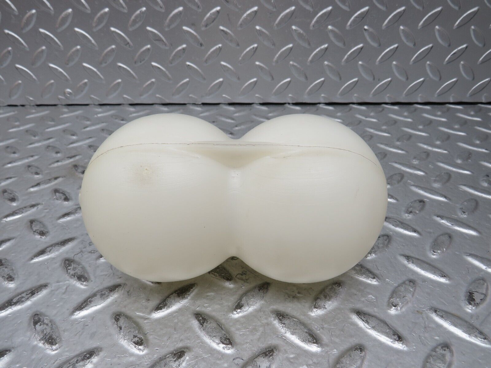 27880 Mercedes-Benz W123 280E Vacuum Reservoir