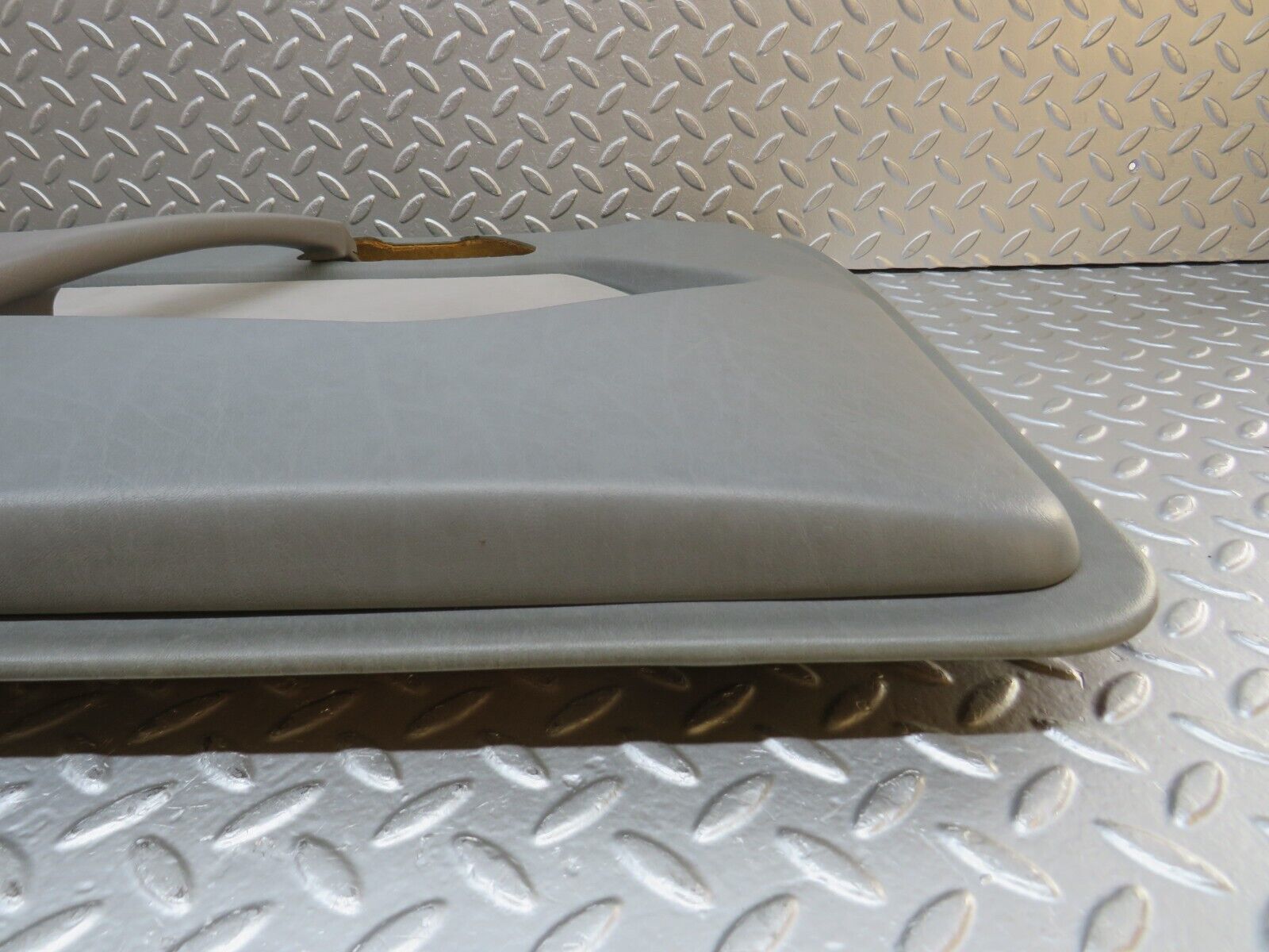 32340 Mercedes-Benz S124 300TE Wagon Front Left Door Card Grey