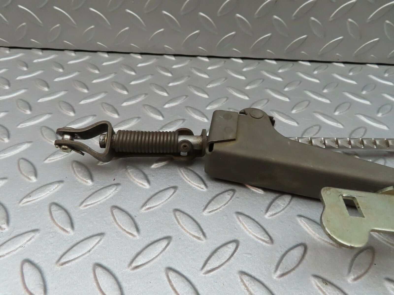 3790 Mercedes-Benz S123 200T Wagon Handbrake Regulator Rod