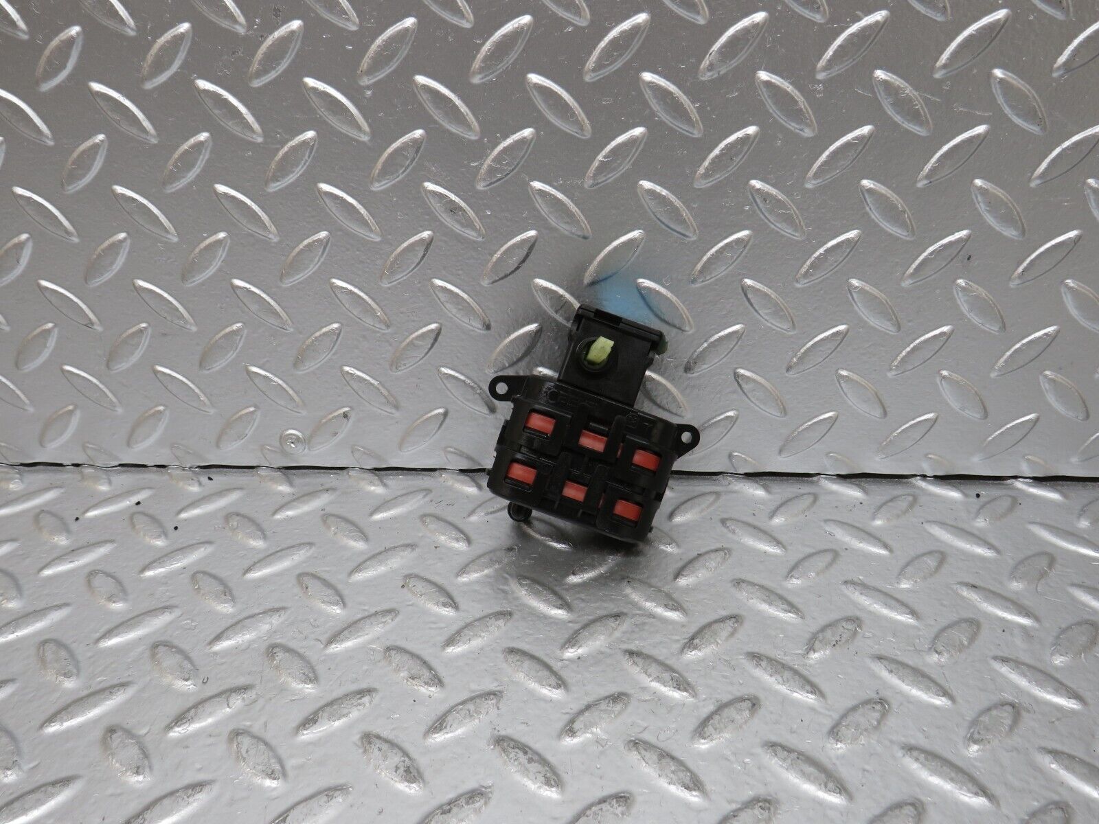 25042 Mercedes-Benz W140 S320 Heater Box Vacuum Actuator 9062700302