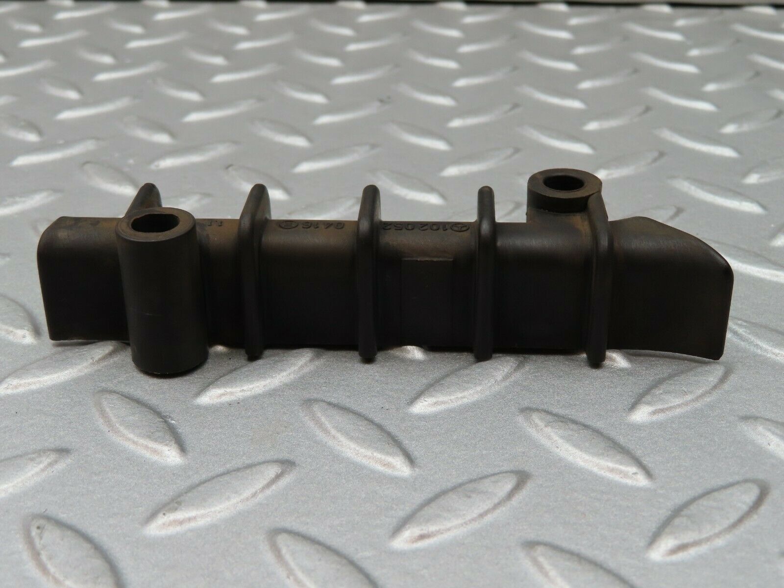 3874 Mercedes-Benz S123 200T Wagon Timing Guide Rail 1020520316