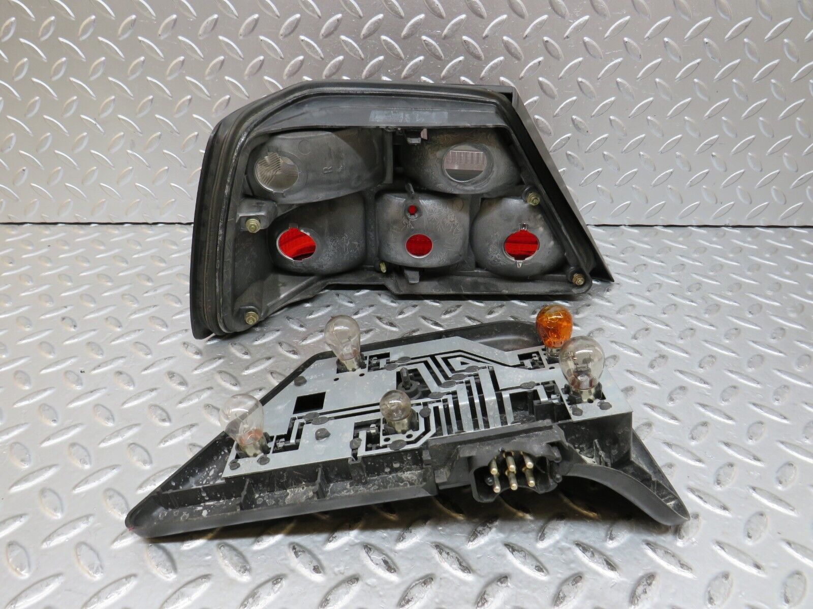 29040 Mercedes-Benz C124 320CE Coupe Tail Light Right Side