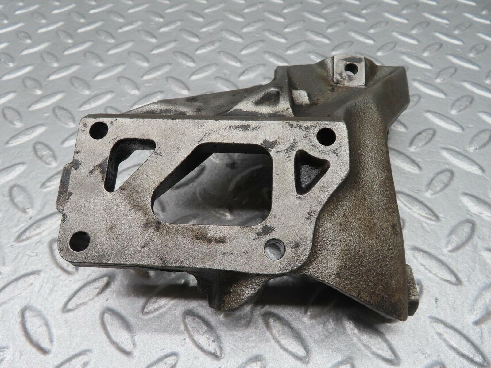 14063 Mercedes-Benz C107 280SLC Alternator Generator Bracket 1101550435