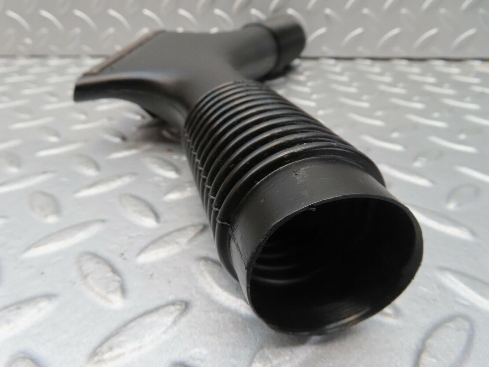 12395 Mercedes-Benz W108 280SE 3.5 Heater Air Duct Vent Centre