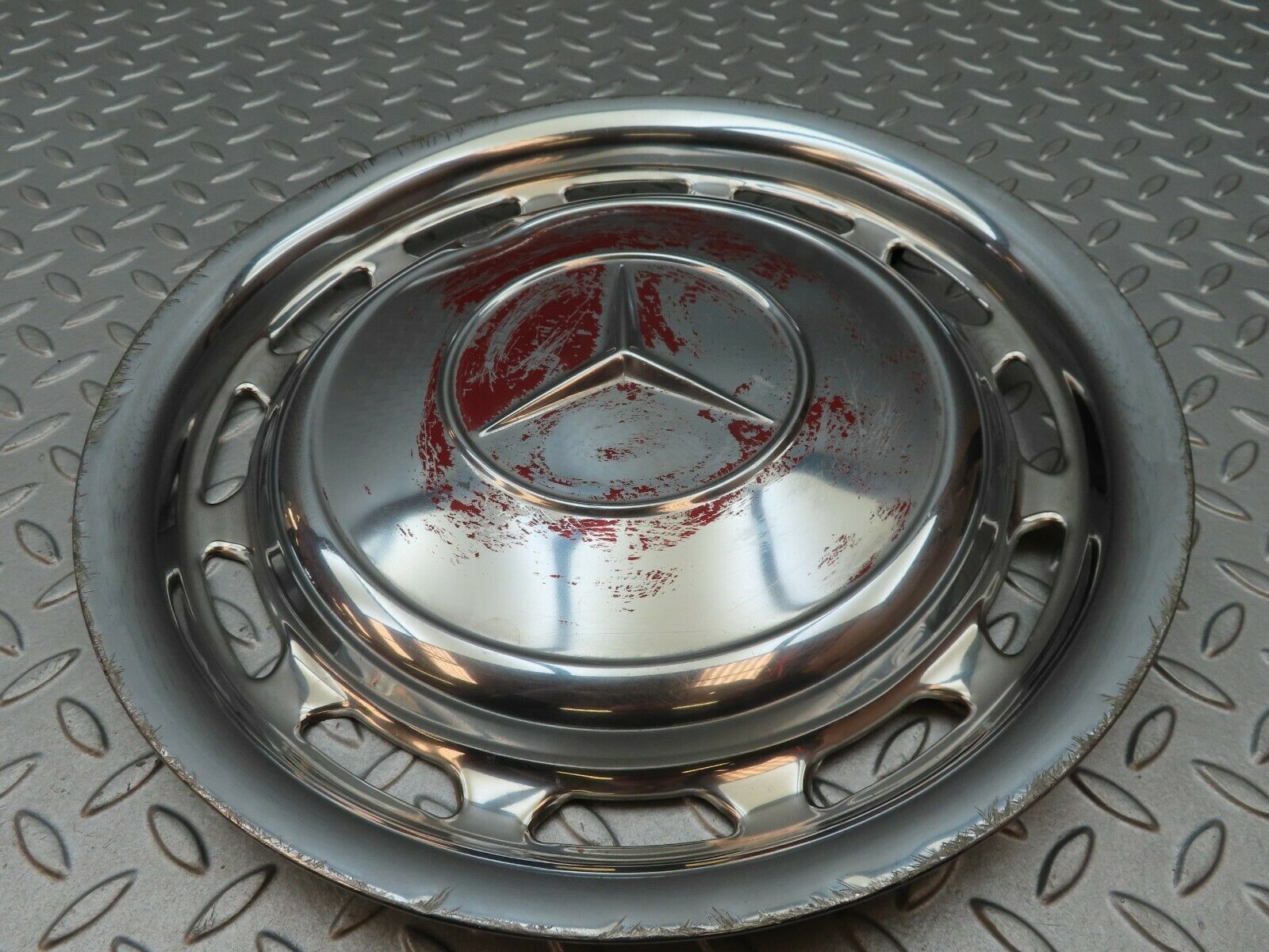3631 Mercedes-Benz W116 300SD Wheel Trim Hub Cap 14
