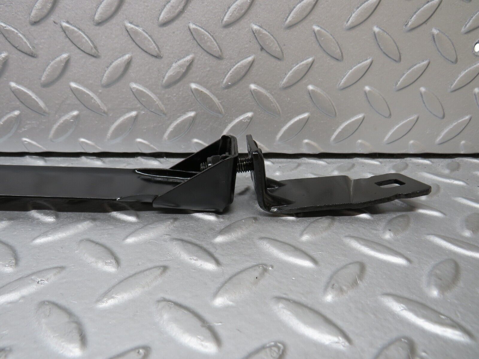 36768 Mercedes-Benz W201 190E 2.0L Fuel Tank Tightening Strap 2014700040