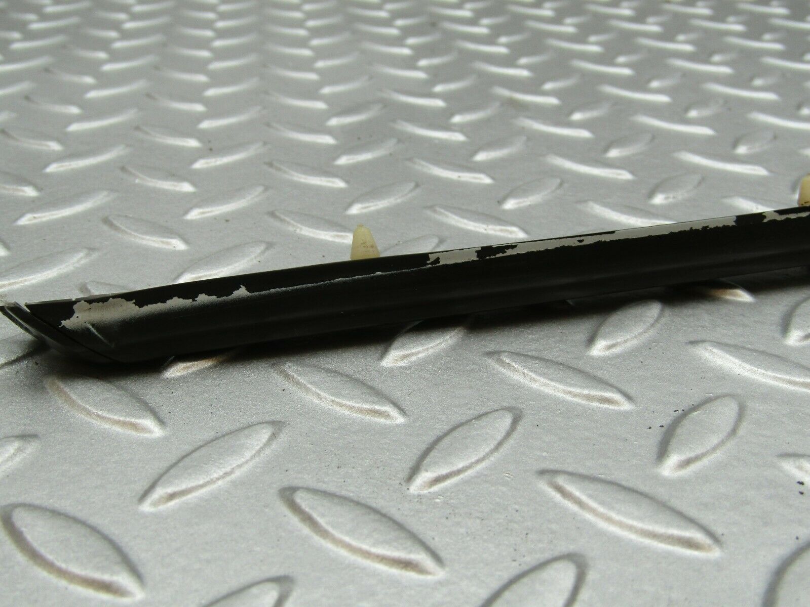 3337 Mercedes-Benz W115 220D Centre Door Chrome Trim Rear Right