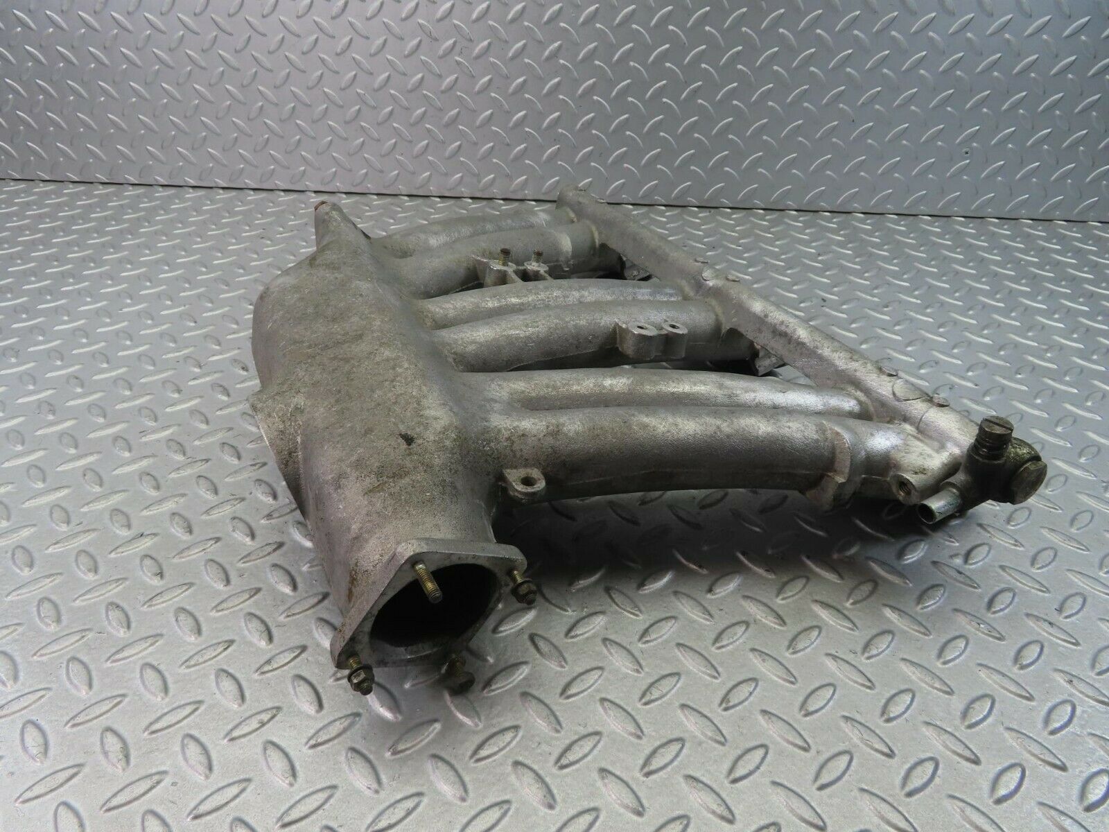 8682 Mercedes-Benz W108 Intake Manifold 1291410001