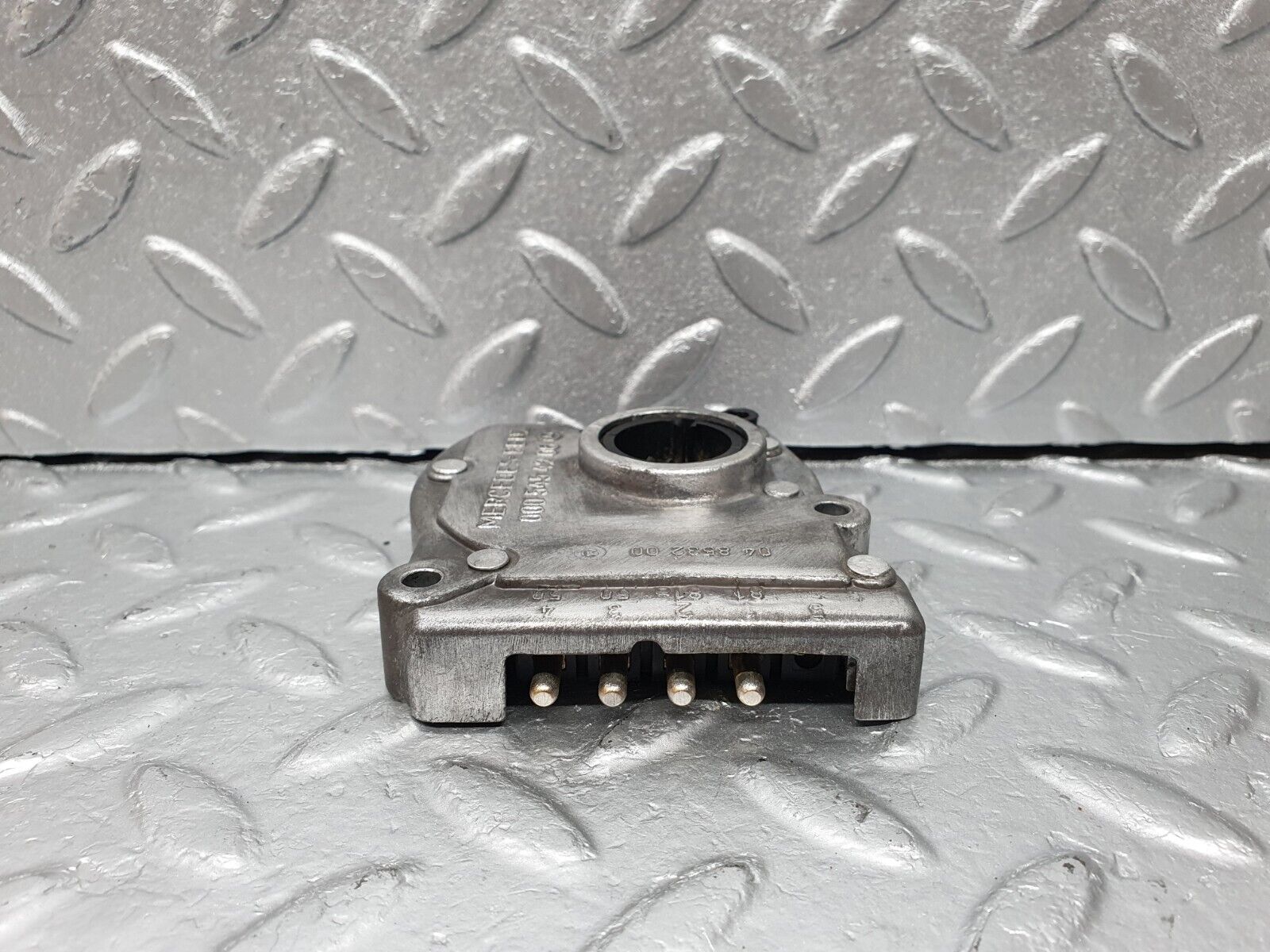 41318 Mercedes-Benz W123 300D Reverse Light Switch 722.118 0005454206