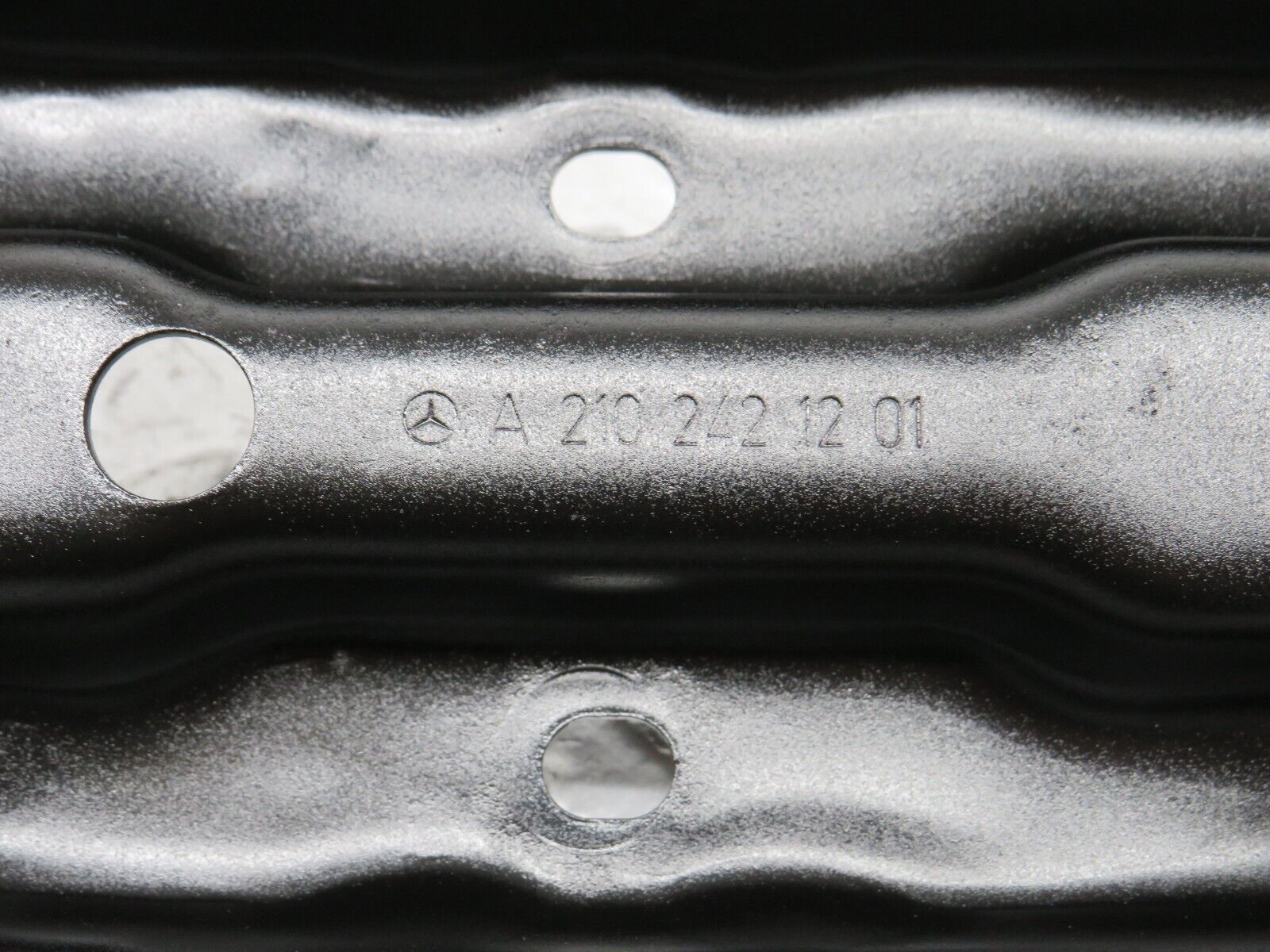 34823 Mercedes-Benz W210 320E Gearbox Mount Bracket 2102421201