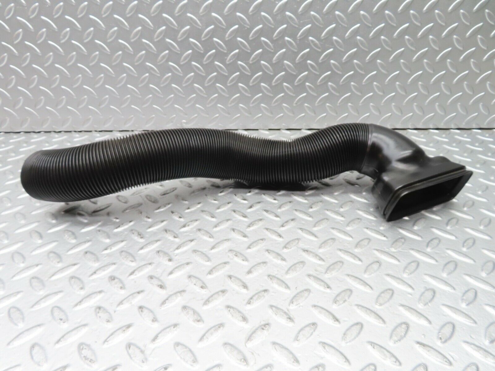 21562 Mercedes-Benz W126 300SE Air Duct Vent Right Side 1268311846