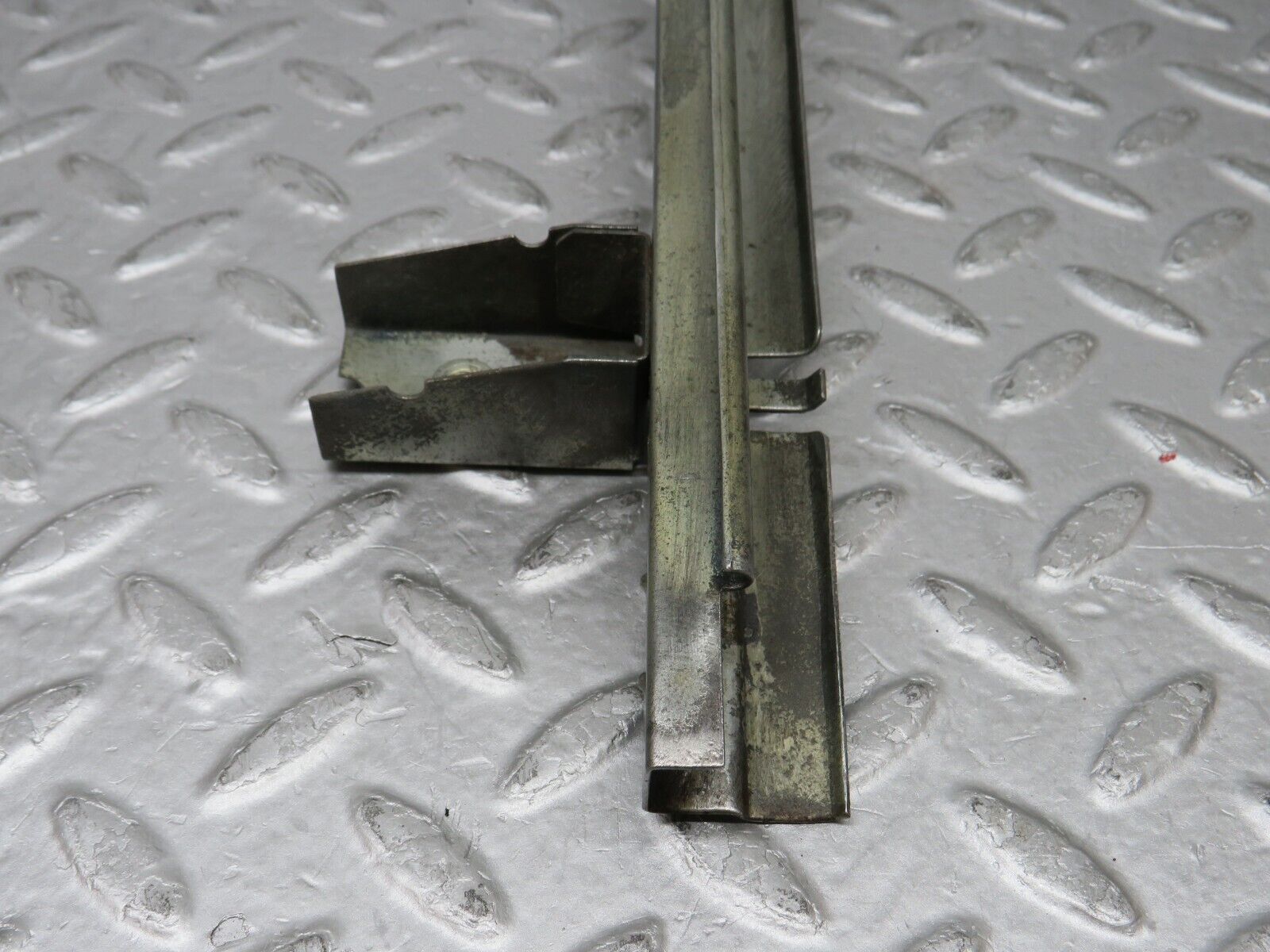 35861 Mercedes-Benz W108 Front Right Door Window Channel