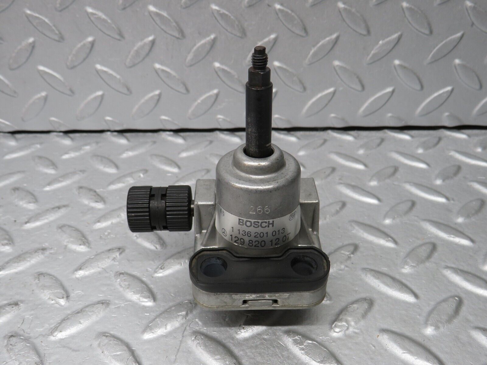 36854 Mercedes-Benz R129 300SL-24 Front Left Seat Adjustment Motor Bosch 1136201013 1298201207