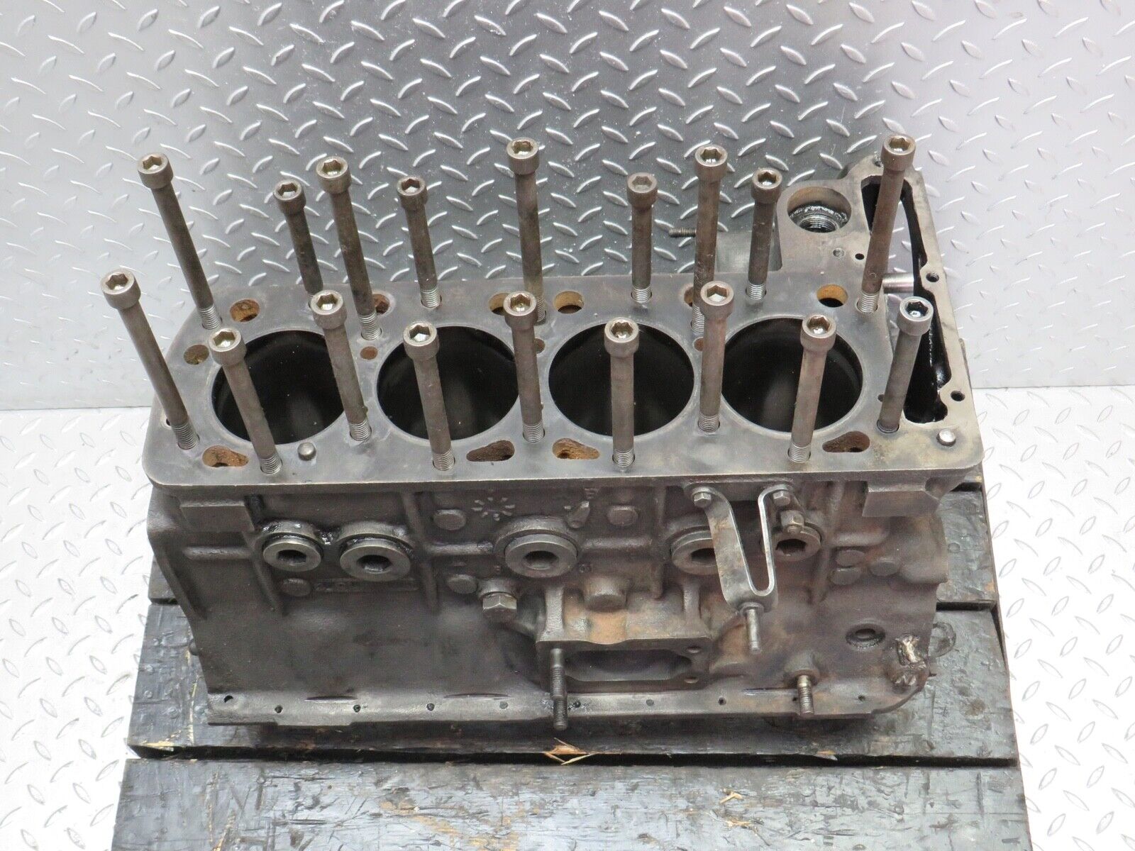 0346 Mercedes-Benz W123 220D Engine Block 6150111101