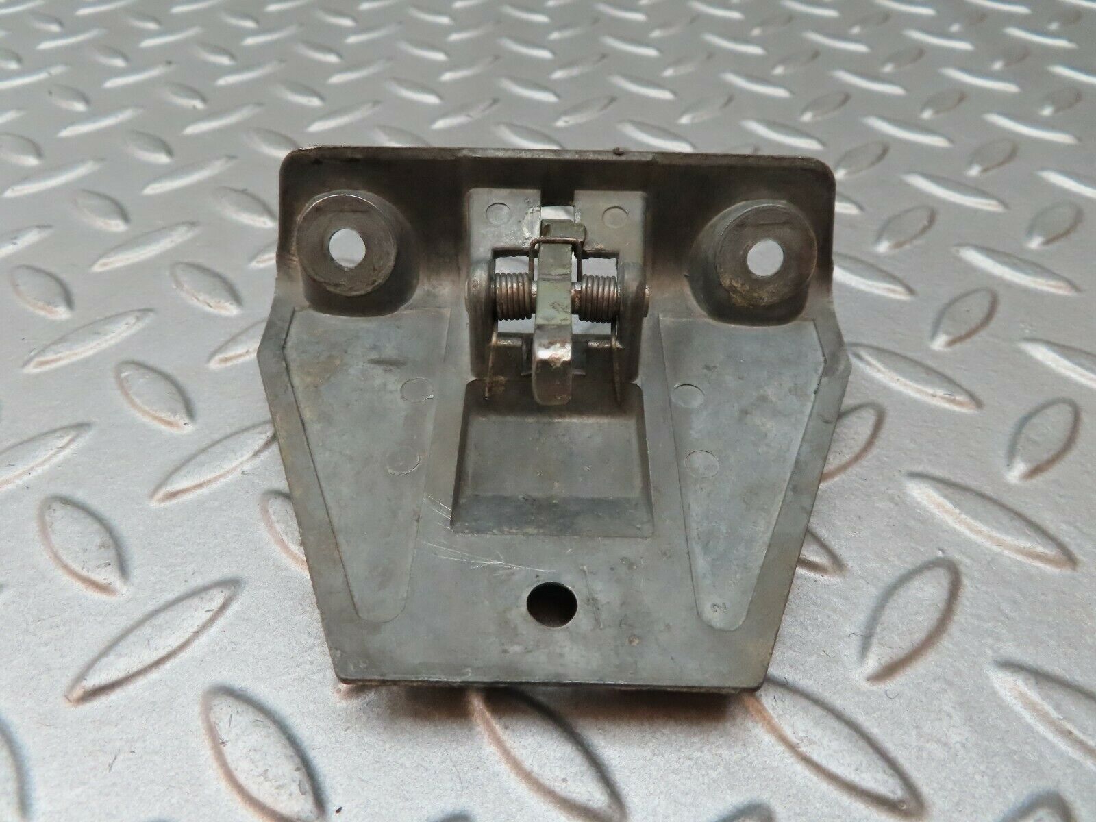 4760 Mercedes-Benz W114 280CE Coupe Boot Latch Lock