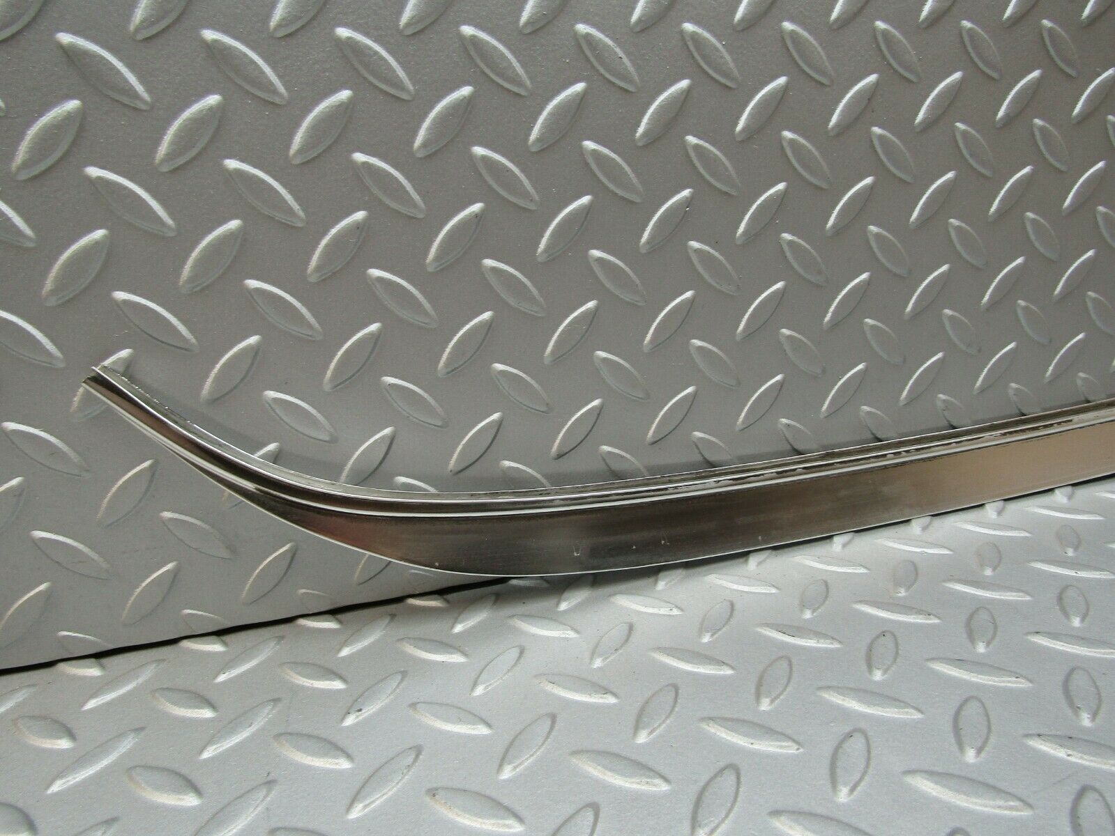3320 Mercedes-Benz W115 220D Rear Left C Pillar Chrome Moulding