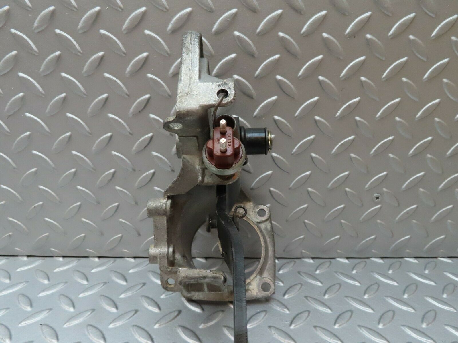 4349 Mercedes-Benz W123 230E Brake Pedal Assembly 1232900219