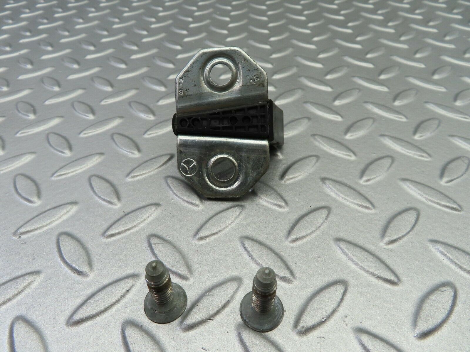 6760 Mercedes-Benz S124 E220 Wagon Door Lock Latch