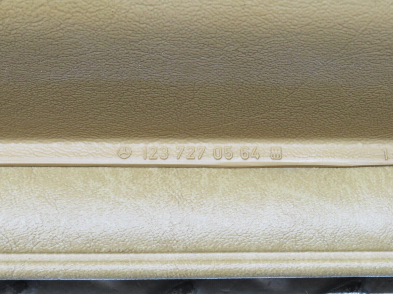 27131 Mercedes-Benz W123 280E Front Left Door Card