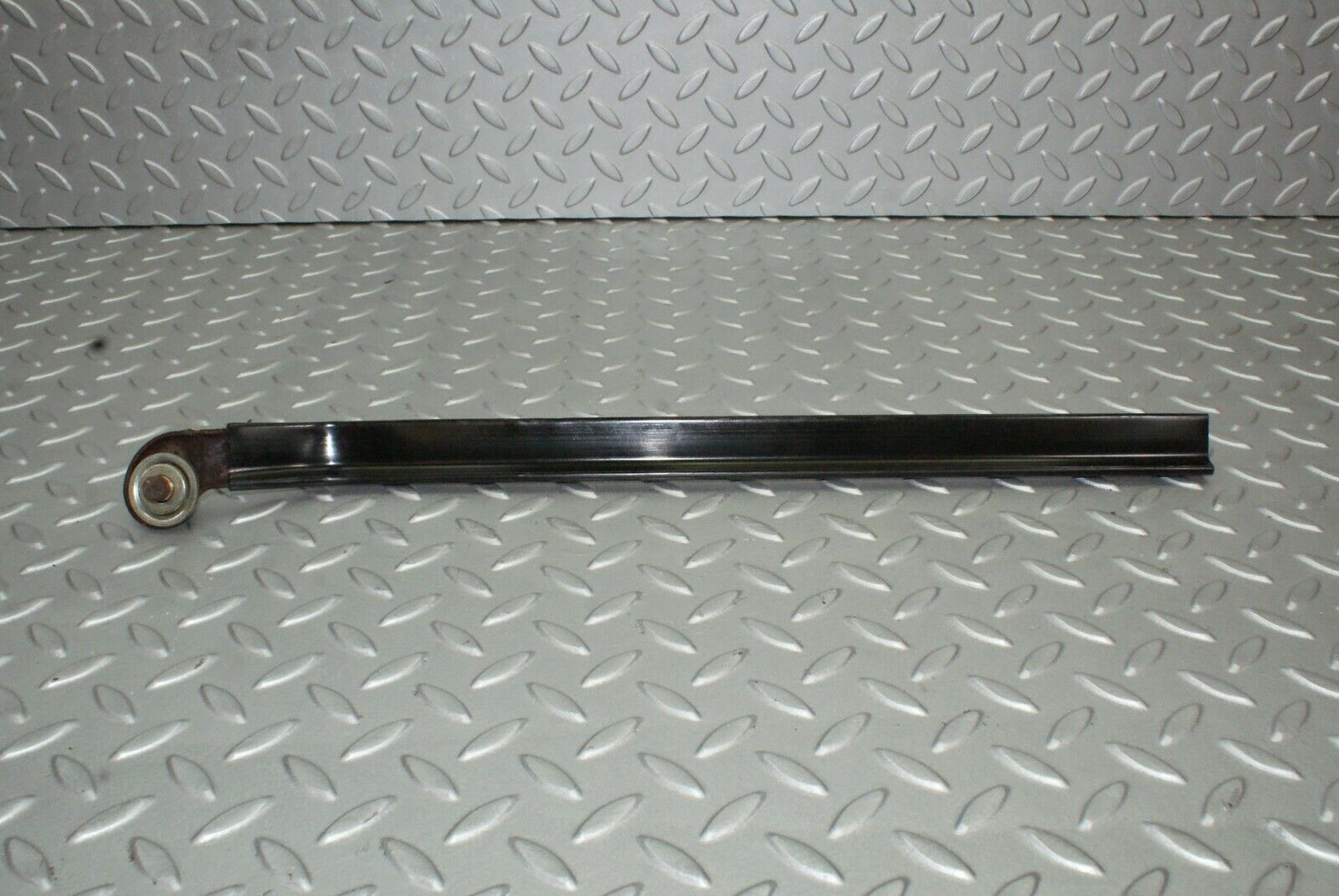 2528 Mercedes-Benz W116 350SE Seat Belt Runner Right