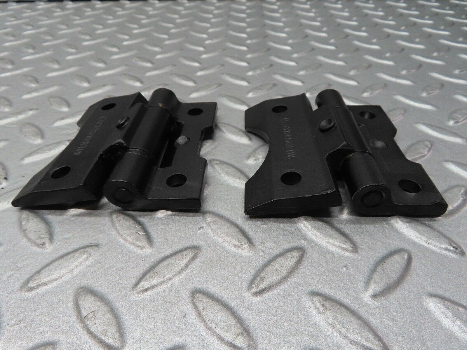 17008 Mercedes-Benz C123 280CE Coupe Door Hinges Pair 1237200037