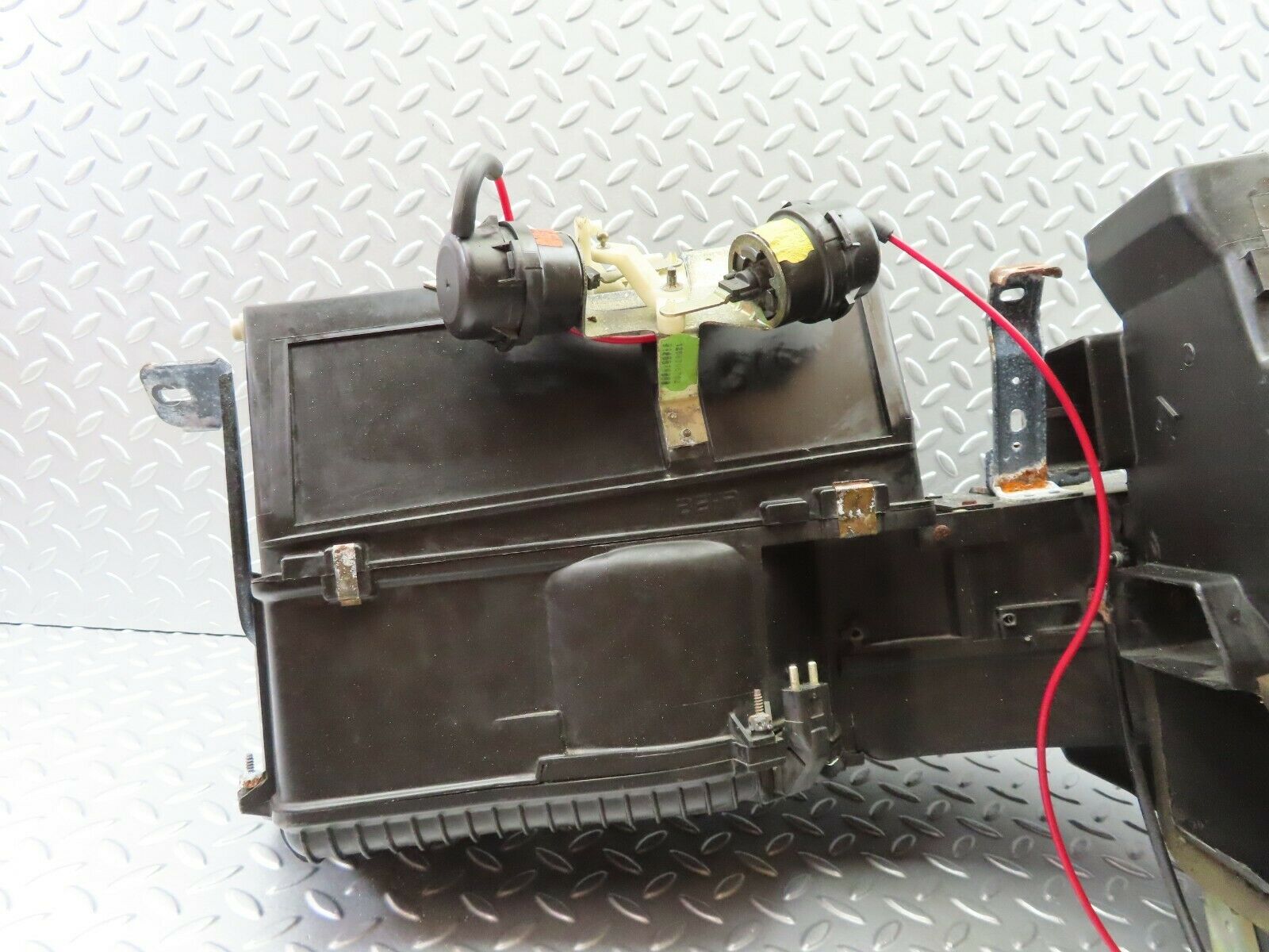 6410 Mercedes-Benz W126 380SE Heater Box Blower Housing