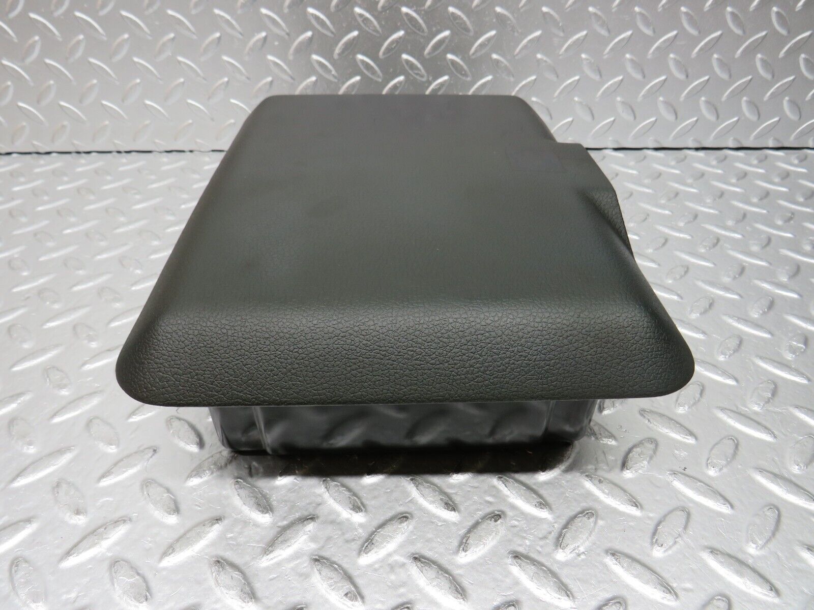 30973 Mercedes-Benz W123 200D First Aid Box 1238650053