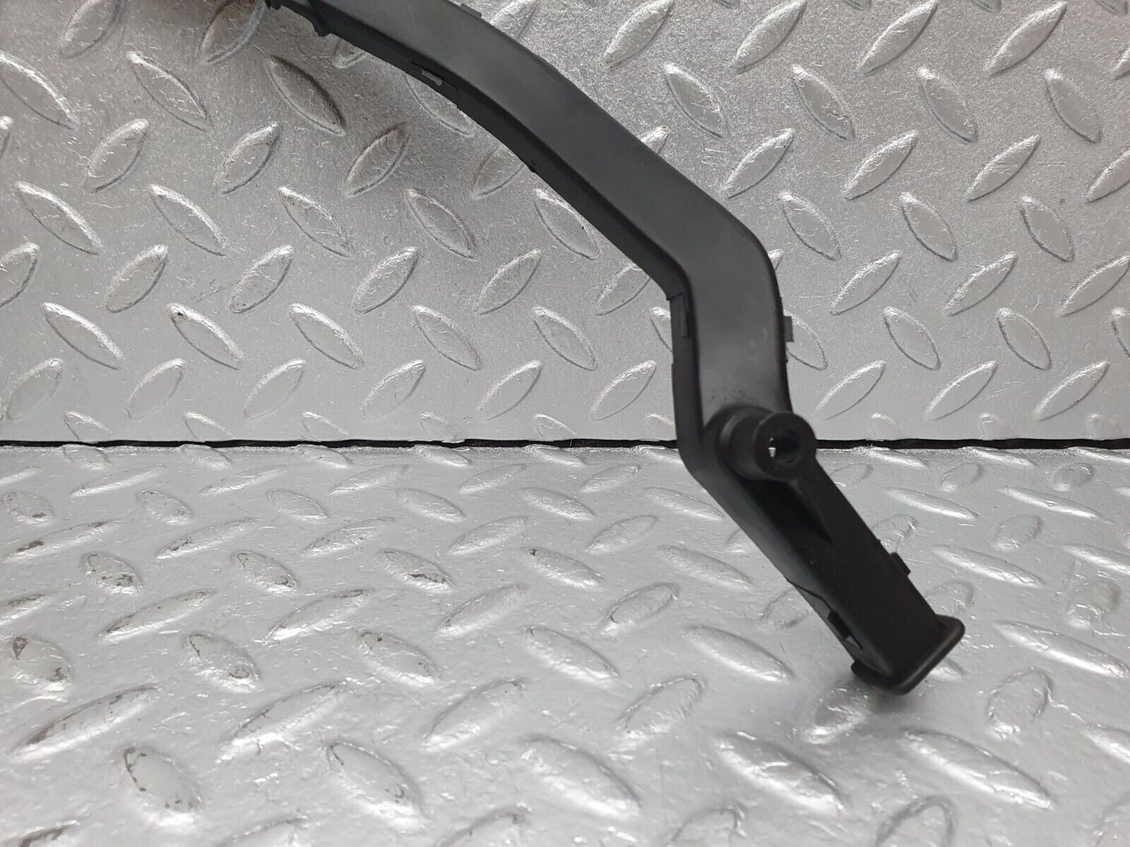 41070 Mercedes-Benz W126 300SE Engine Wire Bracket Holder 1031590213