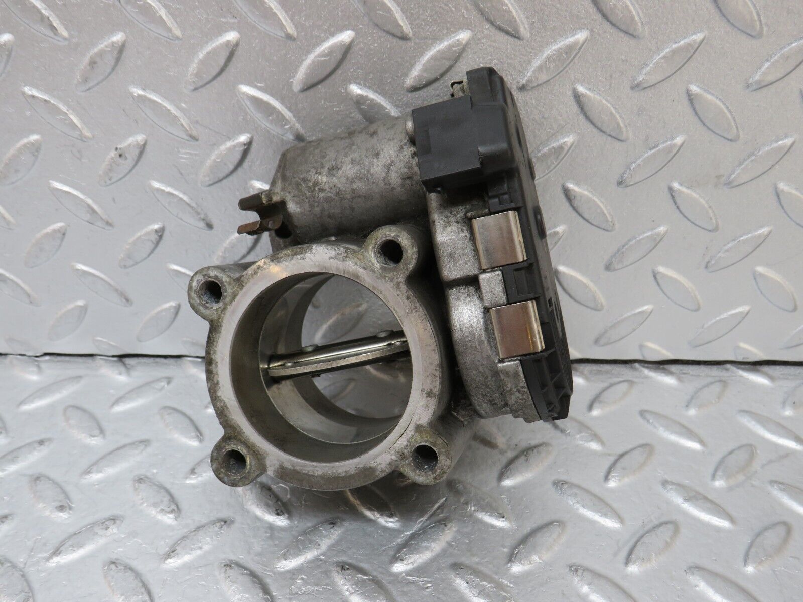 35191 Mercedes-Benz W221 Throttle Body Valve Bosch 6420900070 0281002678