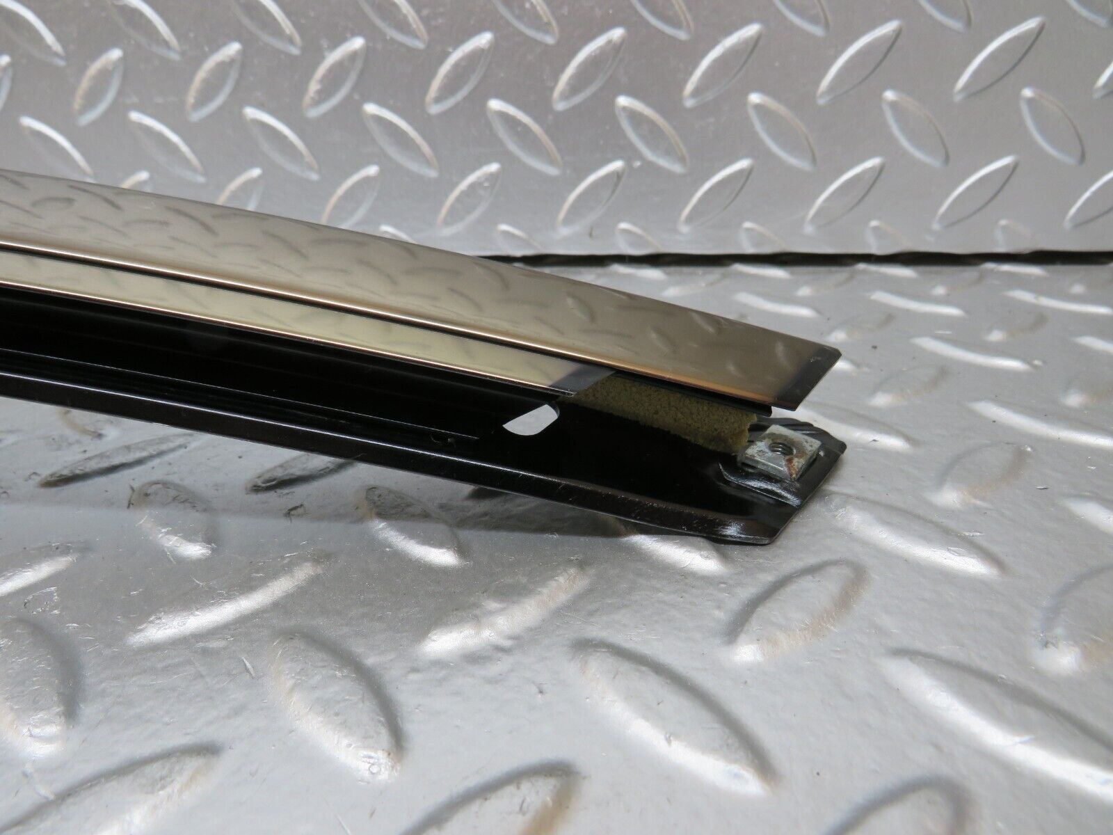 25061 Mercedes-Benz W140 S320 Rear Left Door Window Exterior Trim