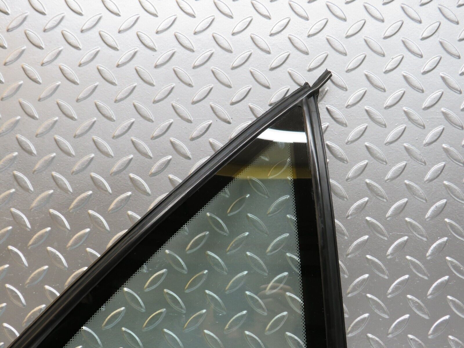 24645 Mercedes-Benz W140 SEL320 LWB Rear Right Quarter Window