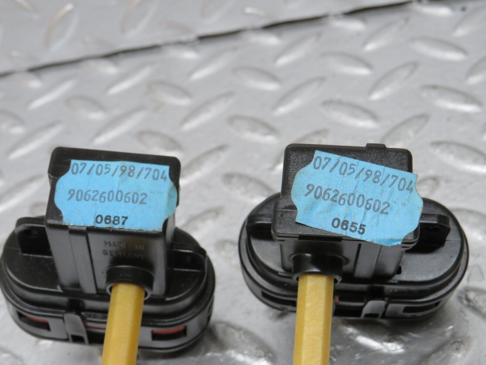 25040 Mercedes-Benz W140 S320 2x Heater Box Vacuum Actuator 9062600602