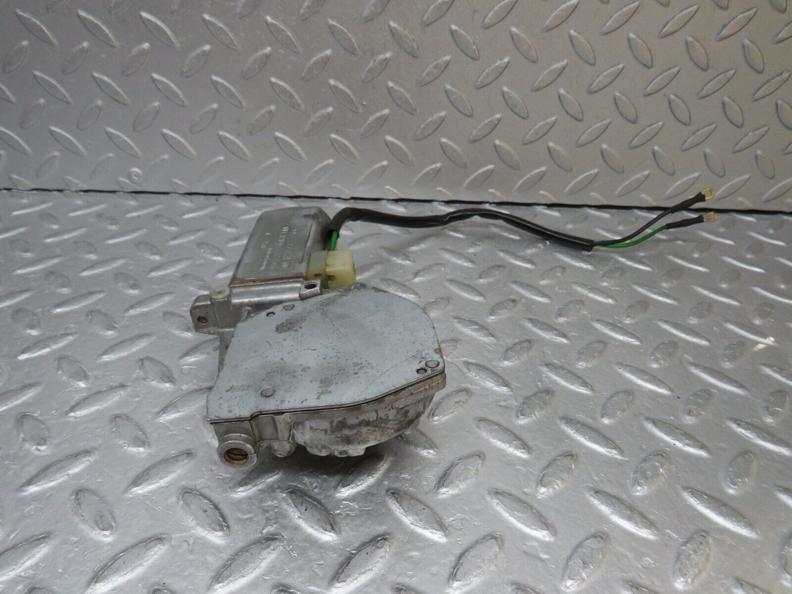 37018 Mercedes-Benz C126 420SEC Coupe Rear Left Window Regulator Motor 0130821065