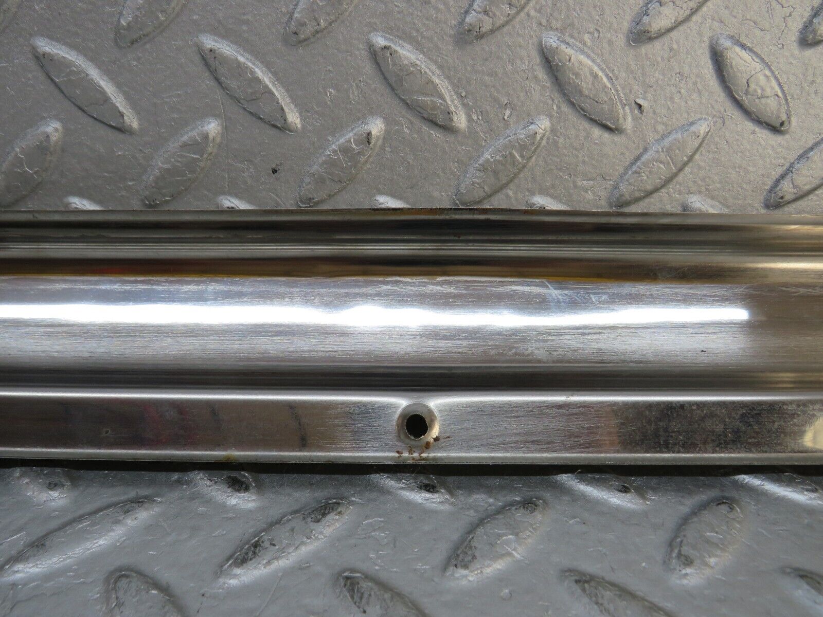 37390 Mercedes-Benz W109 300SEL Front Right Door Sill Chrome