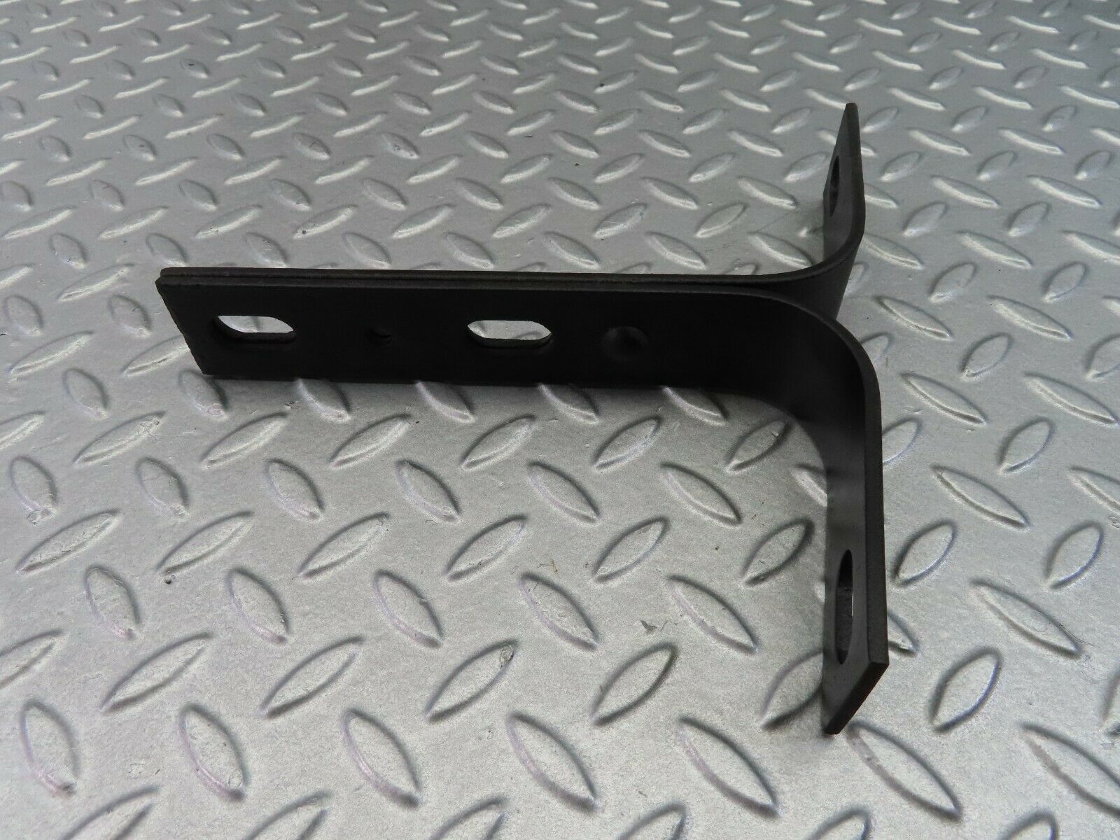 7835 Mercedes-Benz W115 220D Front Bumper Bracket Right Side