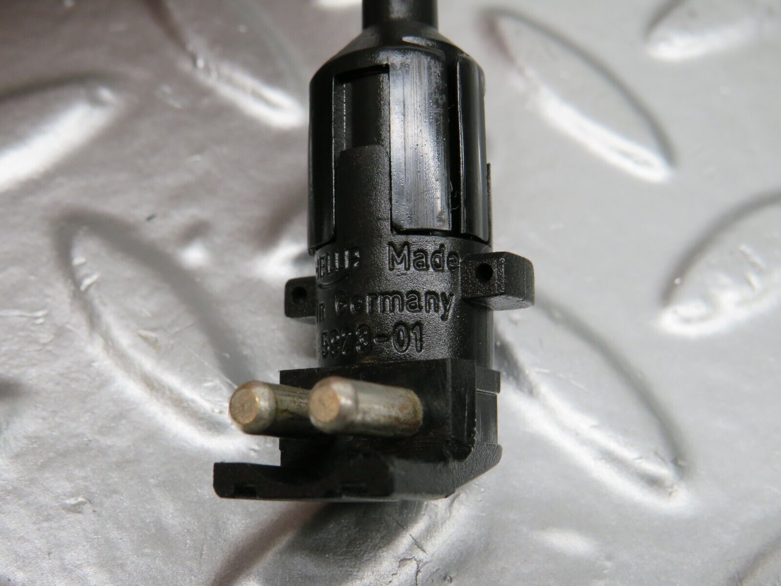 24636 Mercedes-Benz W140S320 Coolant Level Sensor 2105450024