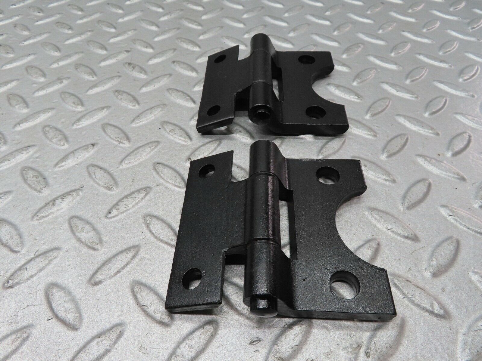 17830 Mercedes-Benz W116 450SEL Door Hinges Front Left