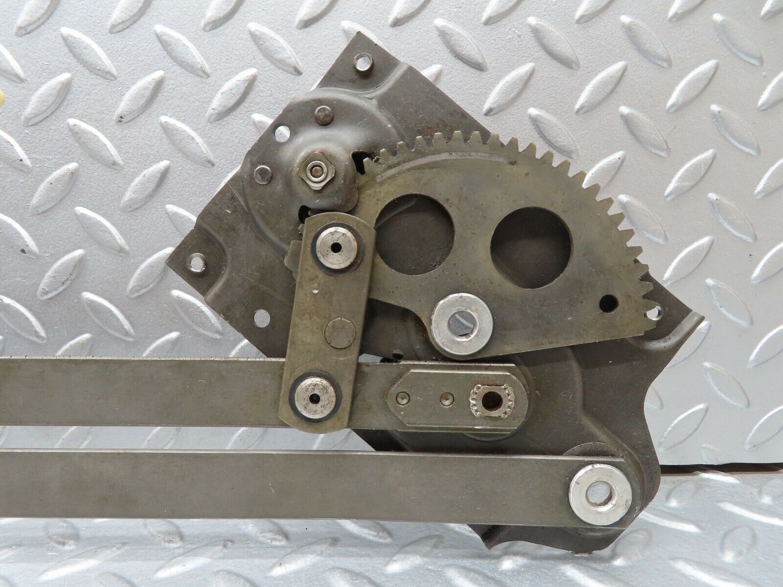 18703 Mercedes-Benz W120 W121 Ponton Rear Right Manual Window Regulator