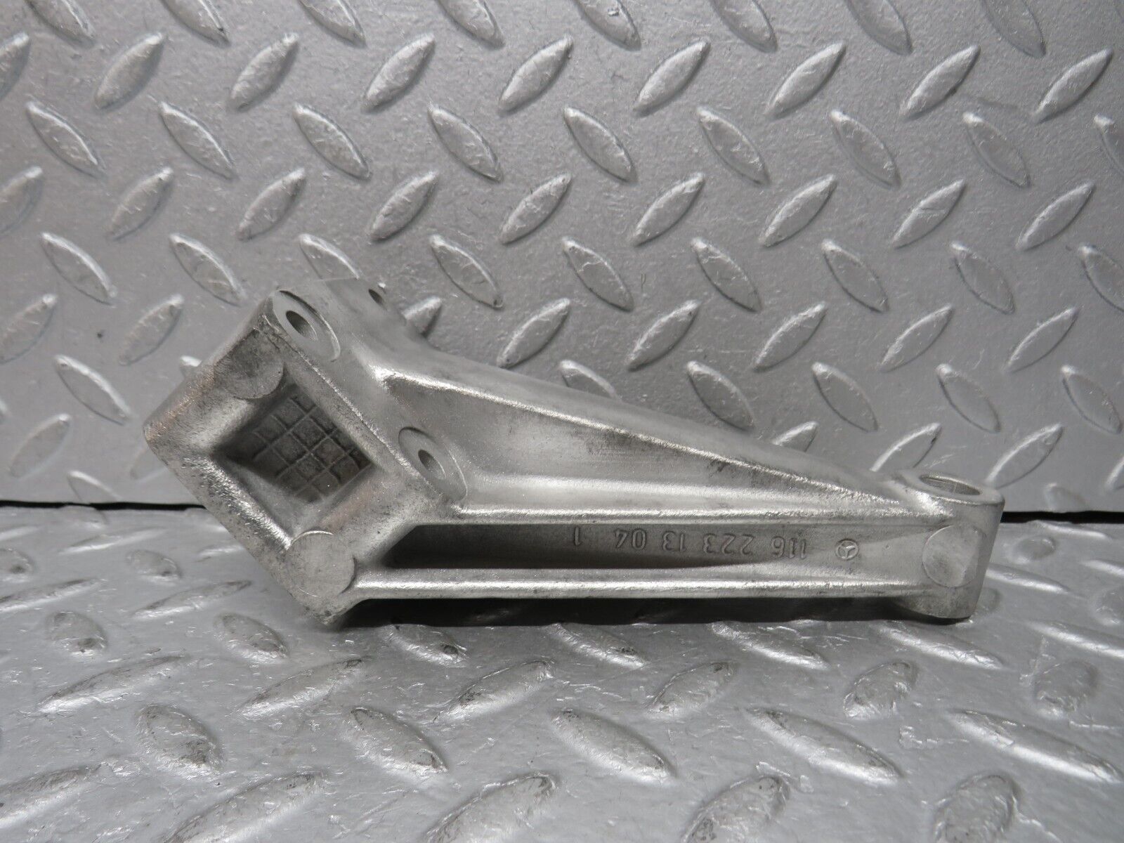 37616 Mercedes-Benz W109 300SEL Engine Mount Bracket Right Side 1162231304